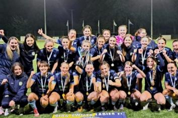 Hannah Gibson fires Swifts to League Cup glory