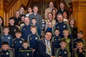 Mayor hosts reception for Sion Swifts 2017 youth team