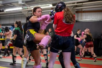 'TEAM SMAA' ladies ready for Artemis fight night