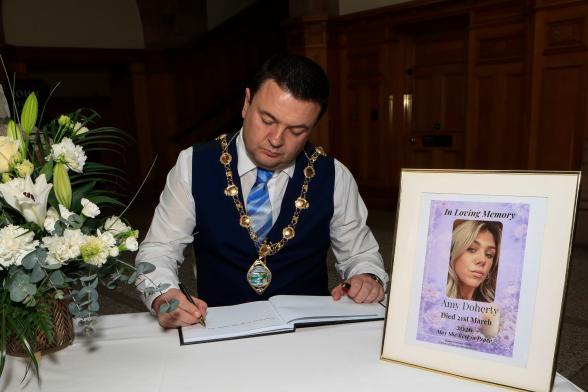Mayor opens Book of Condolence for Amy Doherty