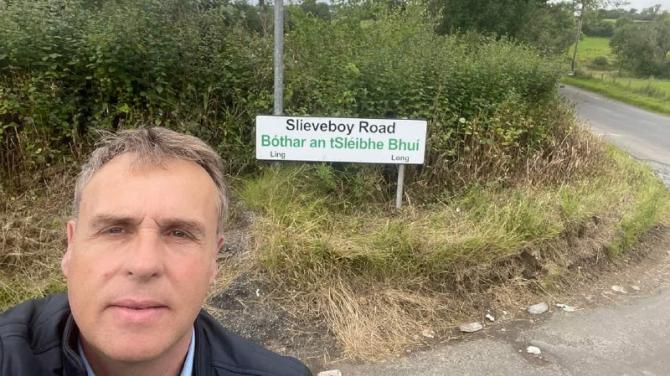 Slieveboy Road bilingual signage removed again