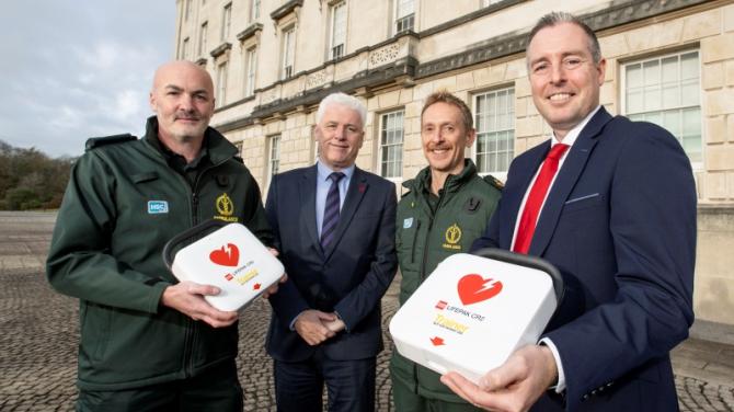 All schools to be equipped with life-saving&nbsp;defibrillators