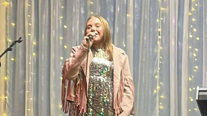 Castlederg's rising star Lexi Rose wins Song of the Year and releases new cover song!