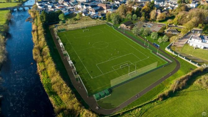 Mitchell Park floodlight plans welcomed